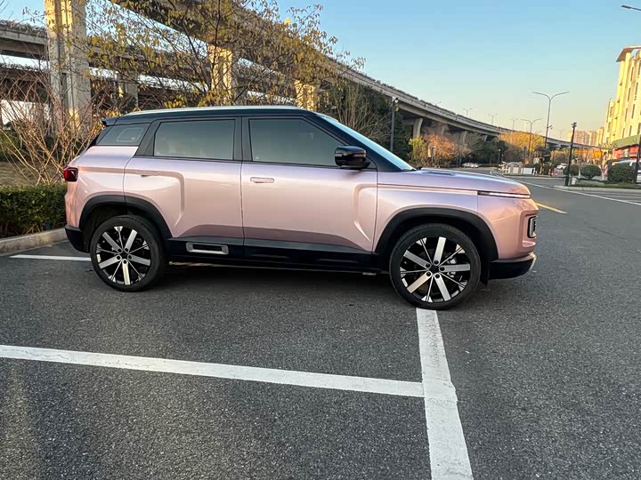 Фото 4 - Geely Icon