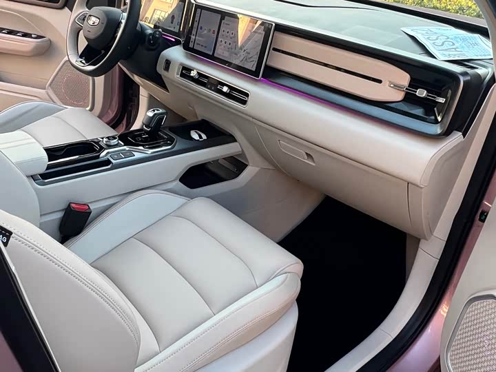 Фото 8 - Geely Icon