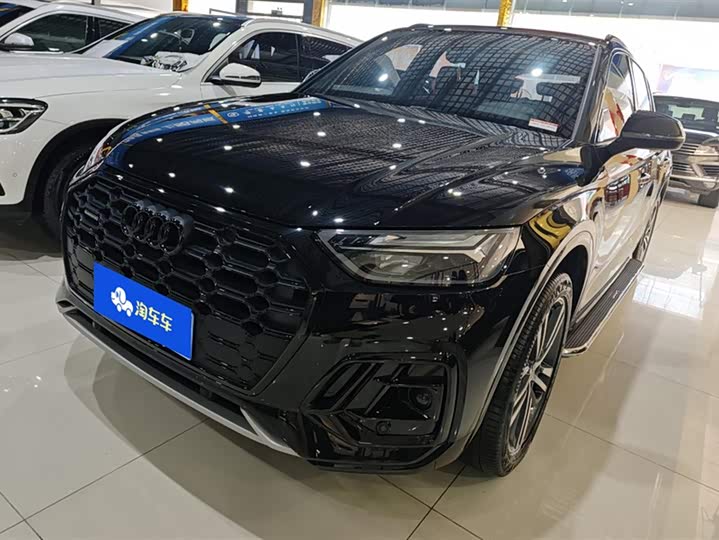 Фото 1 - Audi Q5L