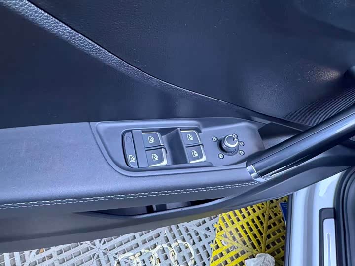 Фото 7 - Audi Q2L