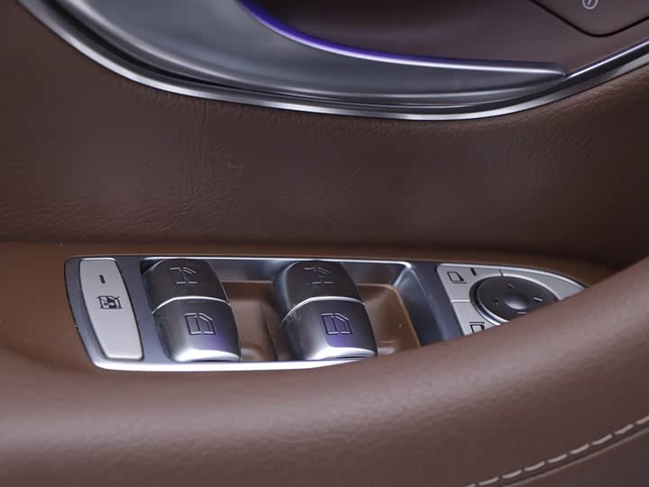 Фото 5 - Mercedes-Benz E-Class Hybrid