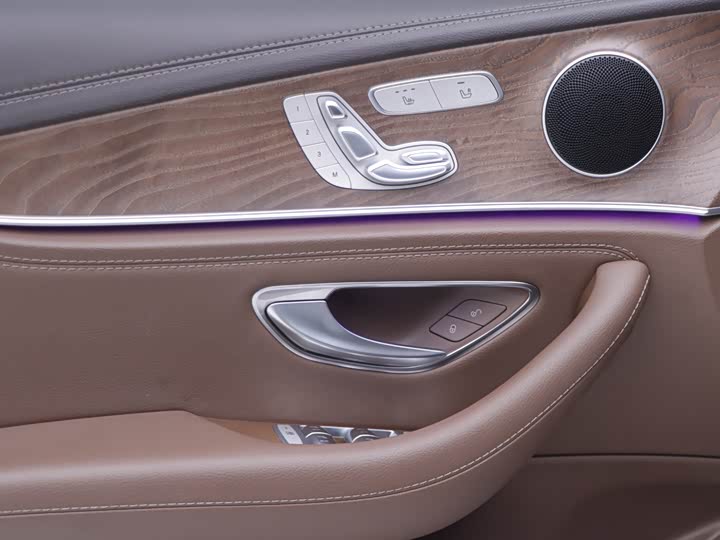 Фото 6 - Mercedes-Benz E-Class Hybrid