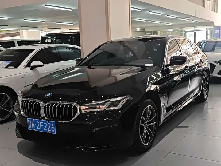 Фото 1 - BMW 5 Series