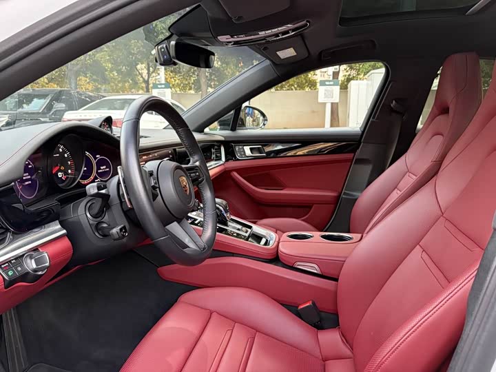 Фото 3 - Porsche Panamera