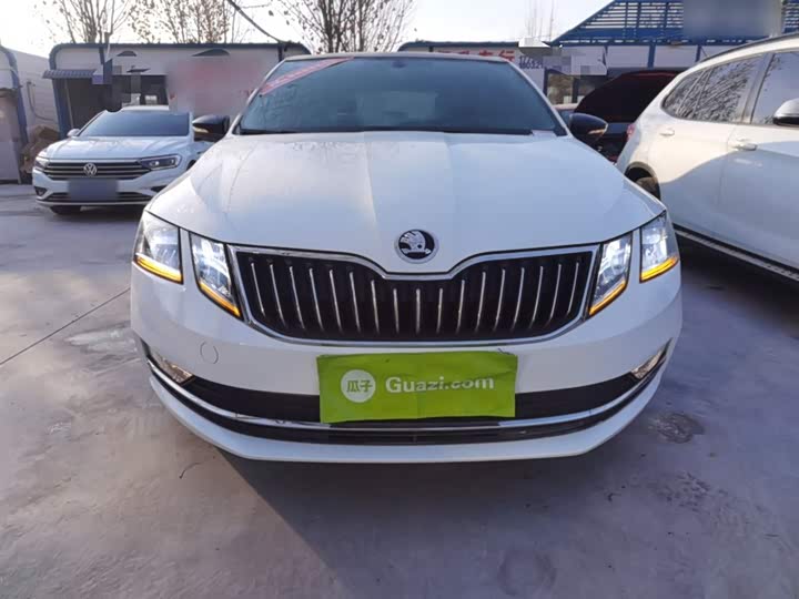 Фото 3 - Skoda Octavia Pro