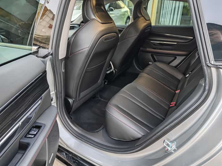 Фото 9 - XPeng P7