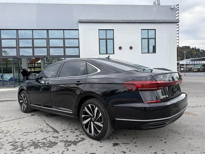 Фото 9 - Volkswagen Passat