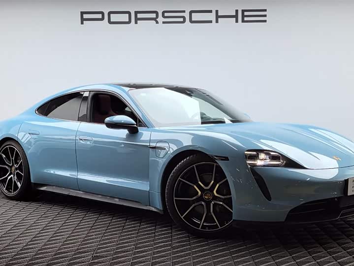 Фото 3 - Porsche Taycan