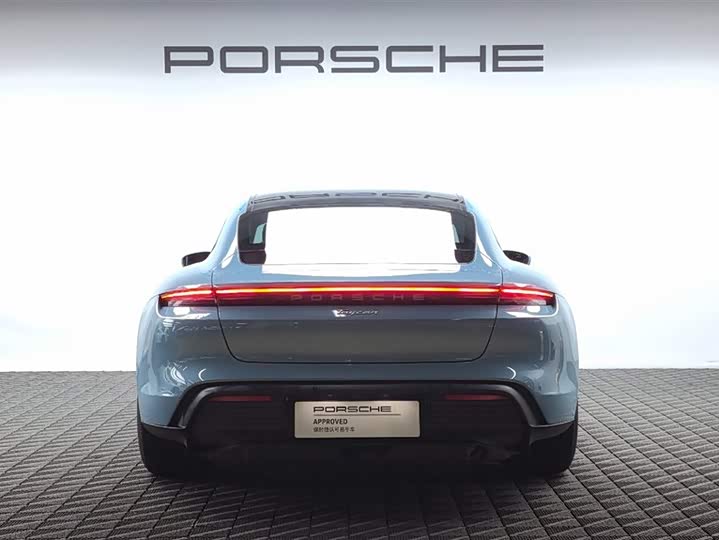 Фото 4 - Porsche Taycan
