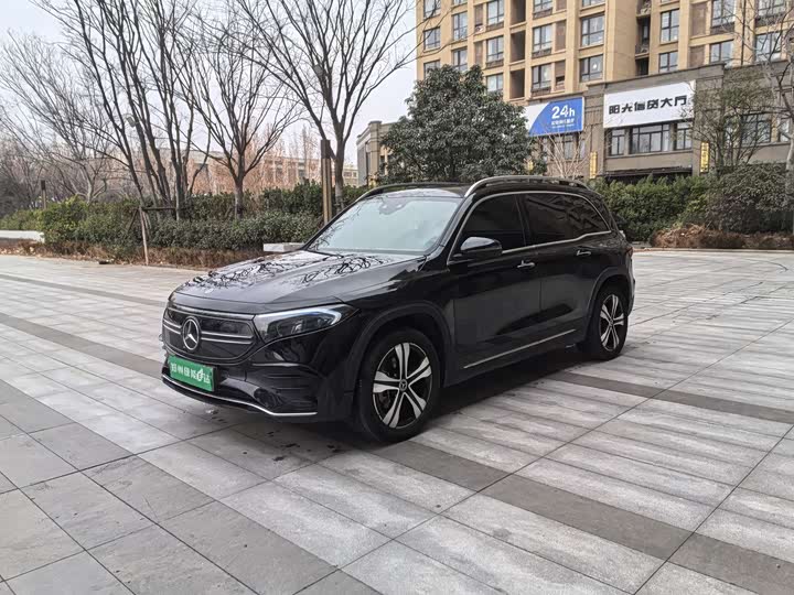 Фото 1 - Mercedes-Benz EQB