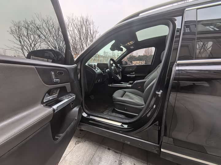 Фото 4 - Mercedes-Benz EQB