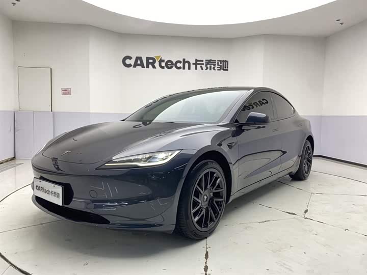 Фото 1 - Tesla Model 3