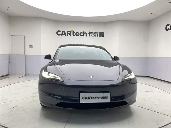 Фото 3 - Tesla Model 3