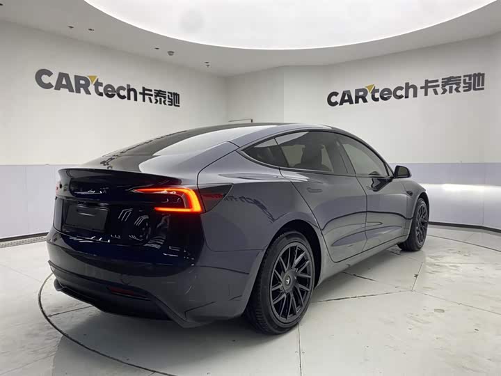 Фото 5 - Tesla Model 3