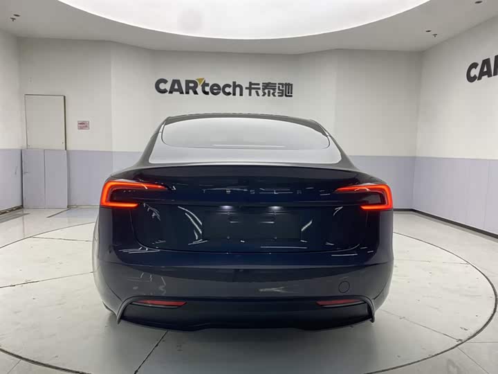 Фото 6 - Tesla Model 3