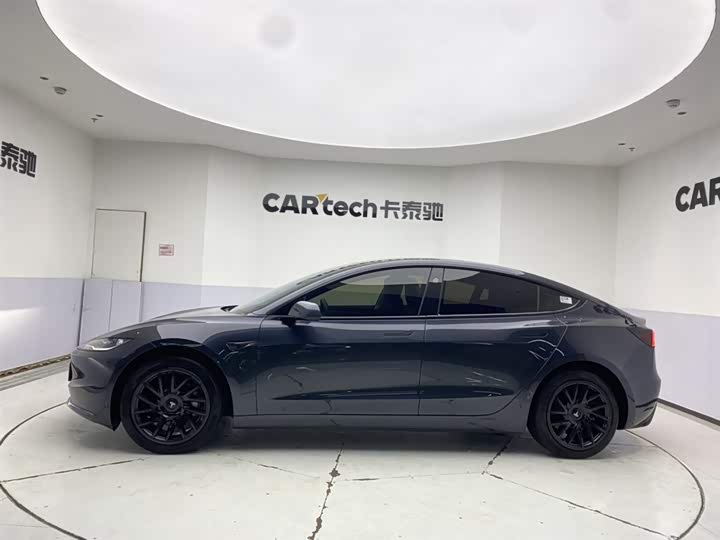 Фото 8 - Tesla Model 3