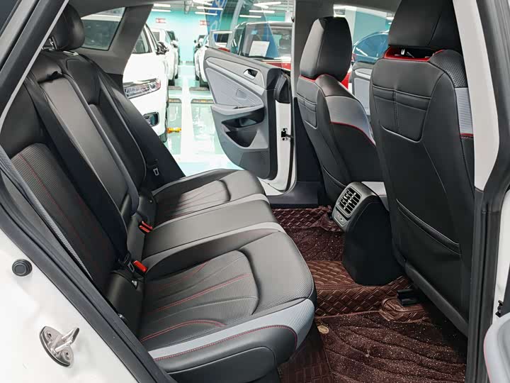 Фото 9 - Volkswagen Lamando L