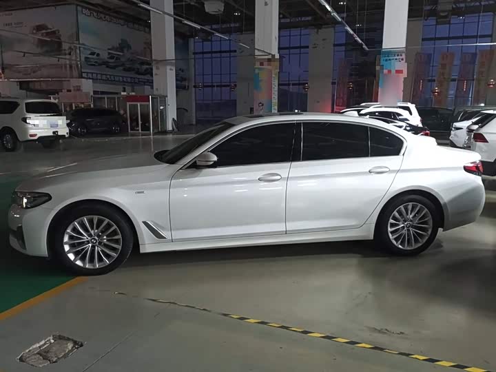 Фото 5 - BMW 5 Series