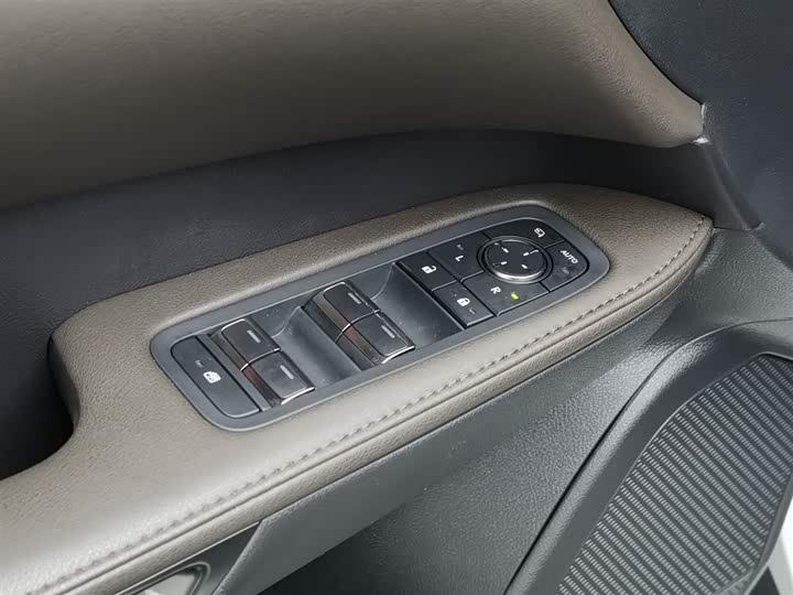 Фото 9 - Lexus RX Hybrid