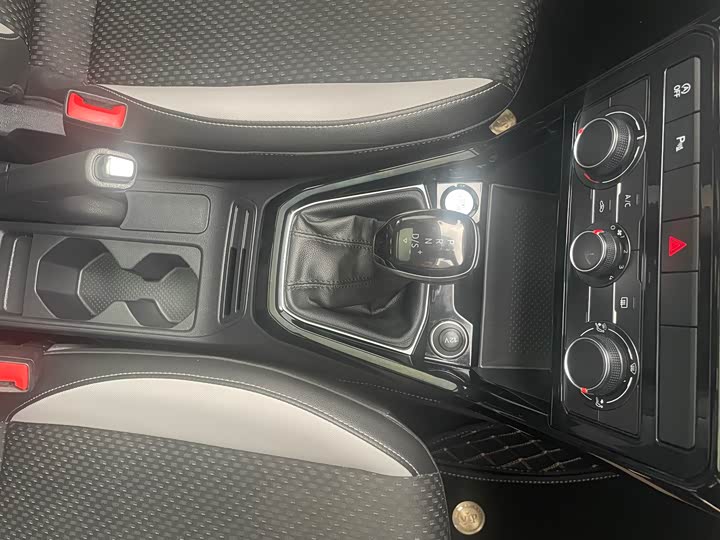 Фото 9 - Volkswagen Tacqua