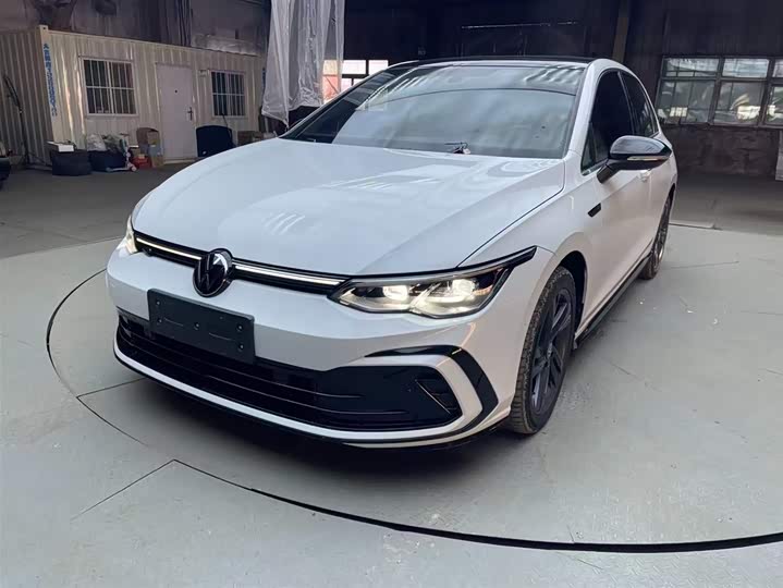 Фото 1 - Volkswagen Golf