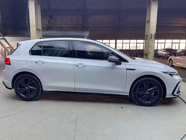 Фото 4 - Volkswagen Golf