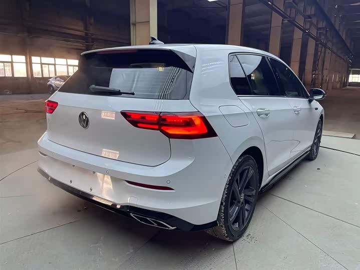 Фото 5 - Volkswagen Golf