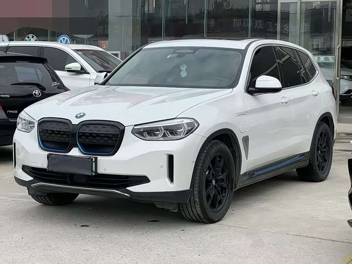 Фото 1 - BMW iX3