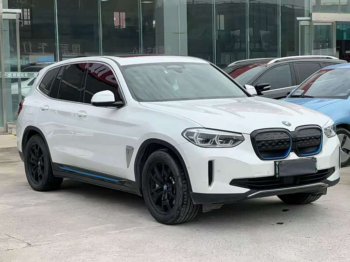 Фото 3 - BMW iX3
