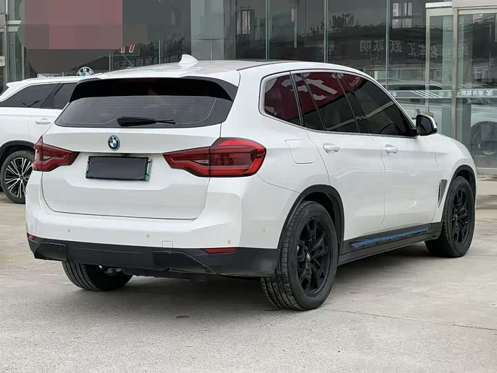Фото 6 - BMW iX3