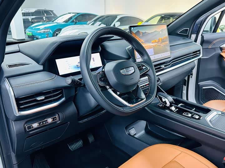 Фото 5 - Geely Okavango L