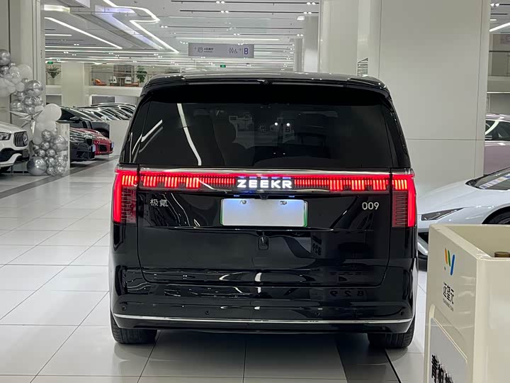 Фото 5 - Zeekr 009