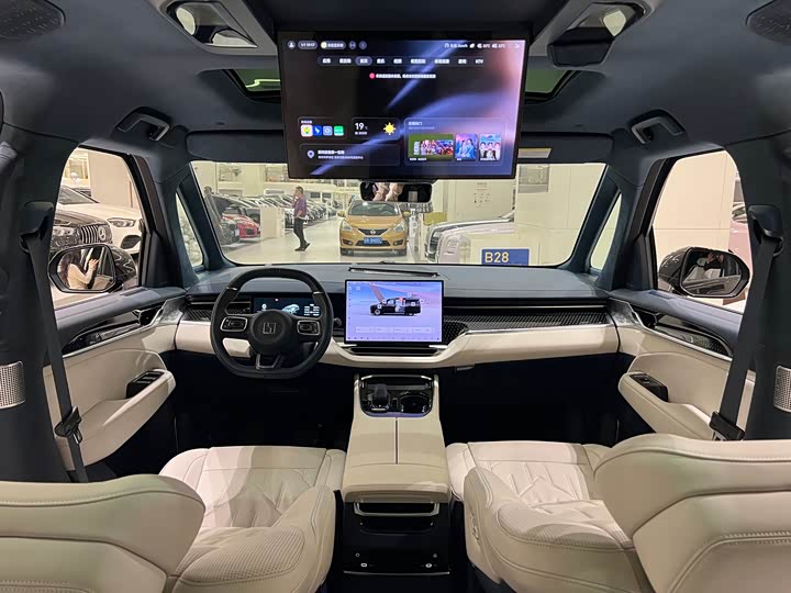 Фото 8 - Zeekr 009