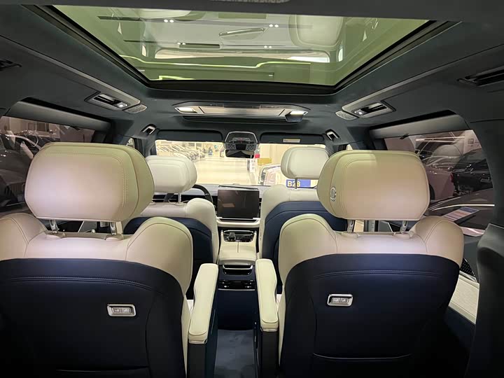 Фото 9 - Zeekr 009