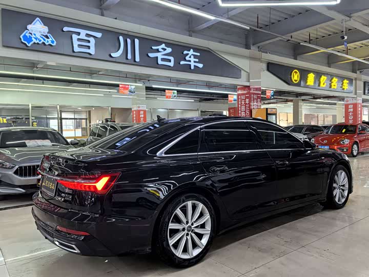 Фото 4 - Audi A6L