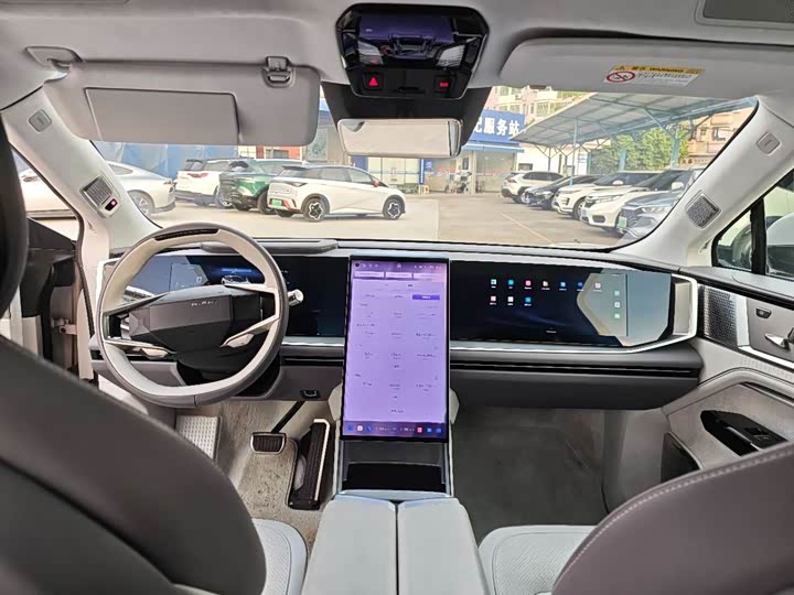 Фото 4 - HiPhi Y