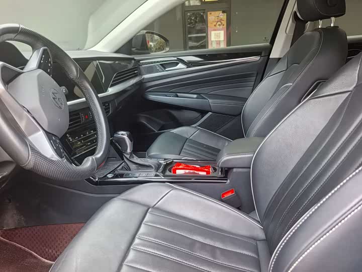 Фото 3 - Volkswagen Passat Hybrid