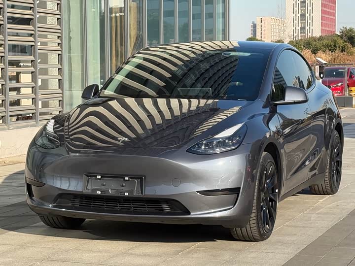 Фото 1 - Tesla Model Y