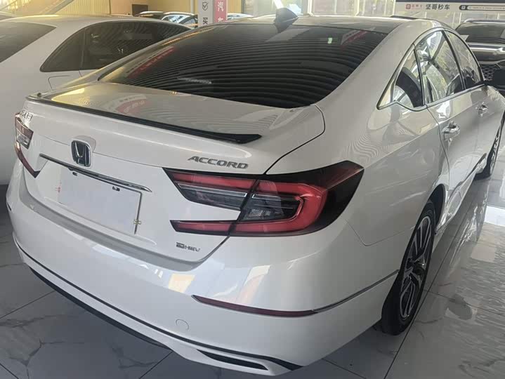 Фото 3 - Honda Accord