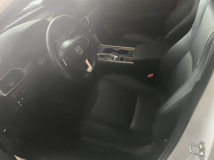 Фото 9 - Honda Accord