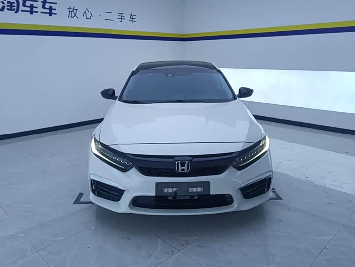Фото 2 - Honda Inspire