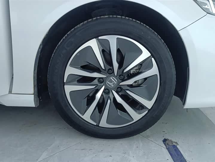 Фото 6 - Honda Inspire