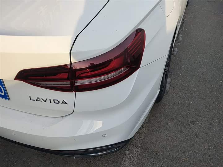 Фото 8 - Volkswagen Lavida