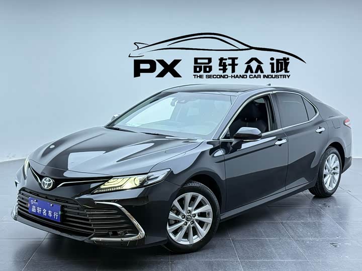 Фото 1 - Toyota Camry