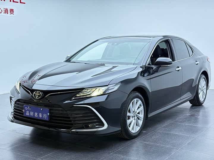 Фото 3 - Toyota Camry