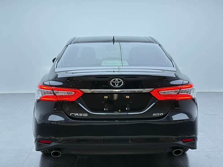 Фото 5 - Toyota Camry