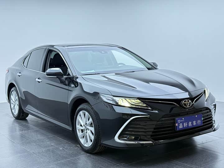 Фото 7 - Toyota Camry