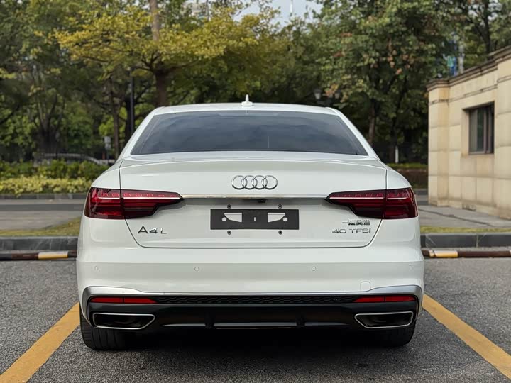 Фото 5 - Audi A4L