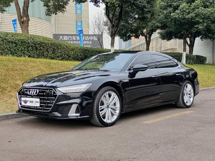 Фото 1 - Audi A7L