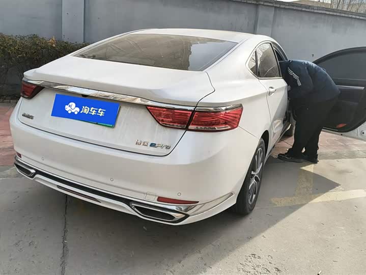 Фото 3 - Geely Emgrand GT Hybrid